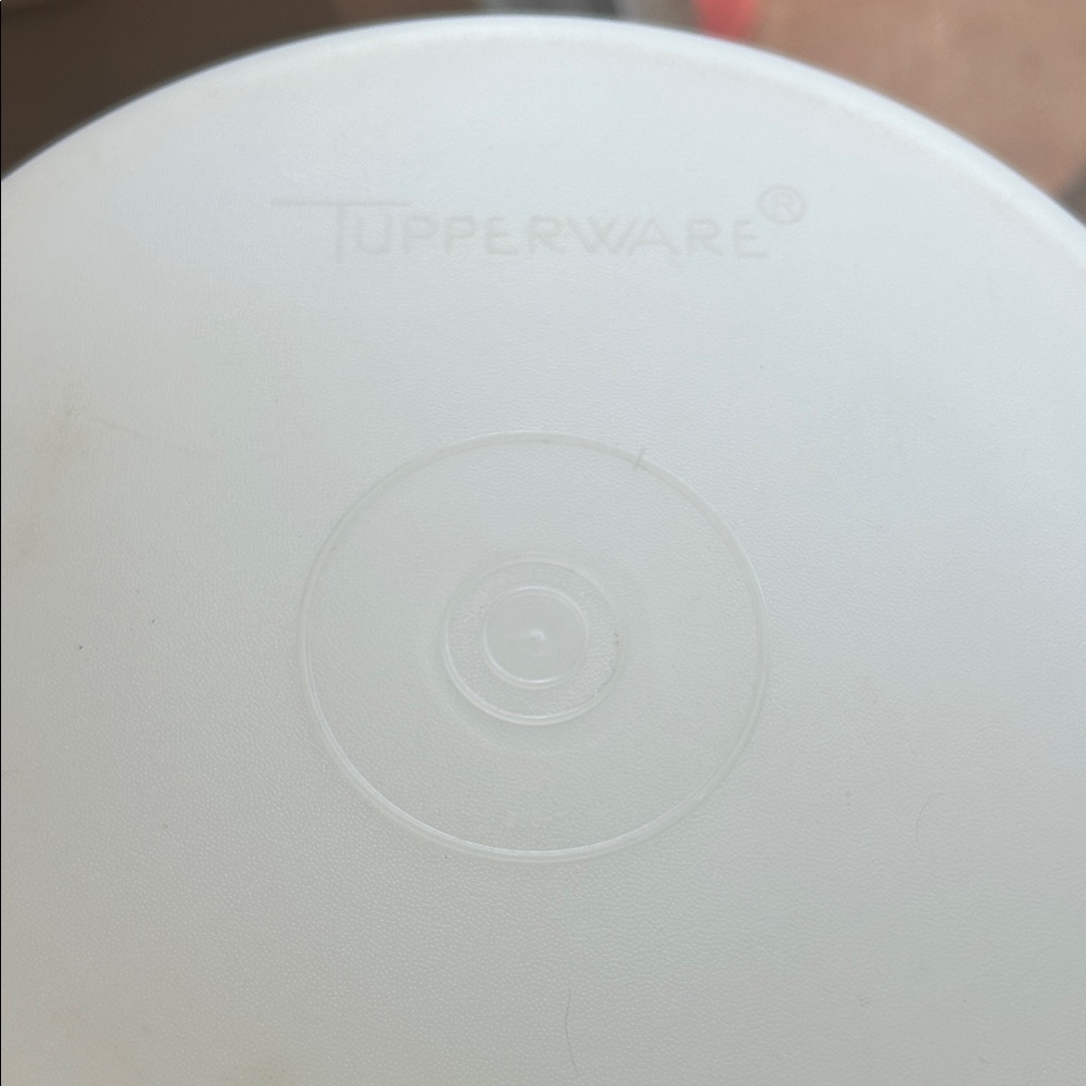 Vgt Tupperware White Cake Carrier - Picture 2 of 6